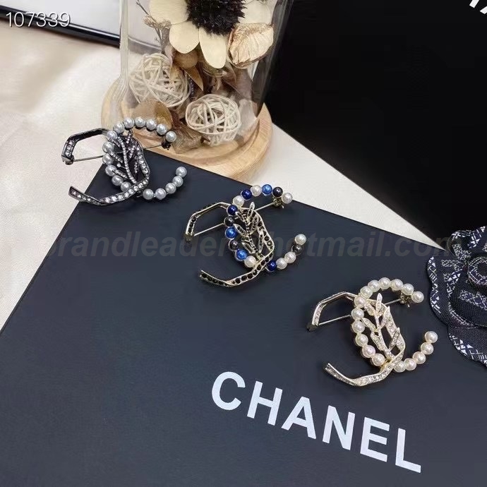 Chanel Brooch 270